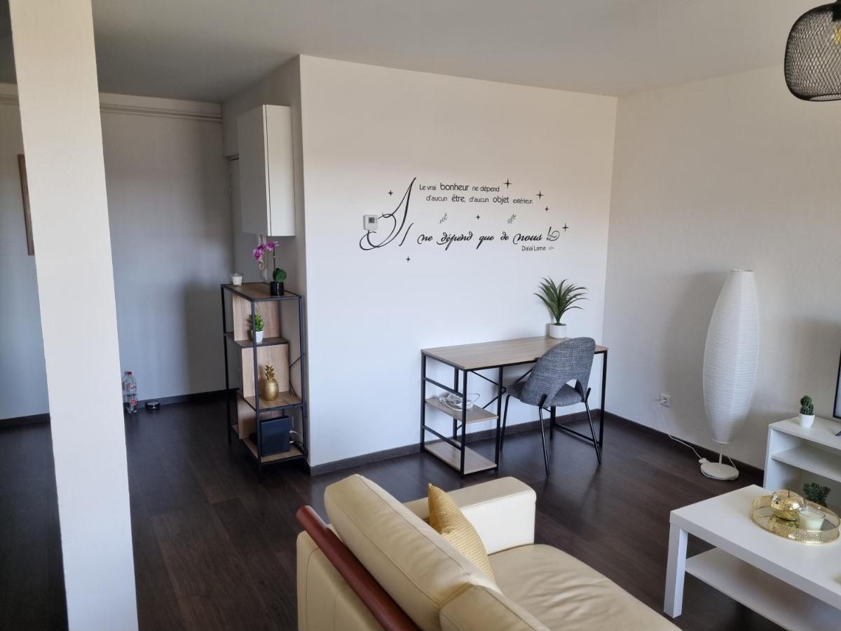 Bel appartement 2 chambres ,résidence privée Givet Esterno foto